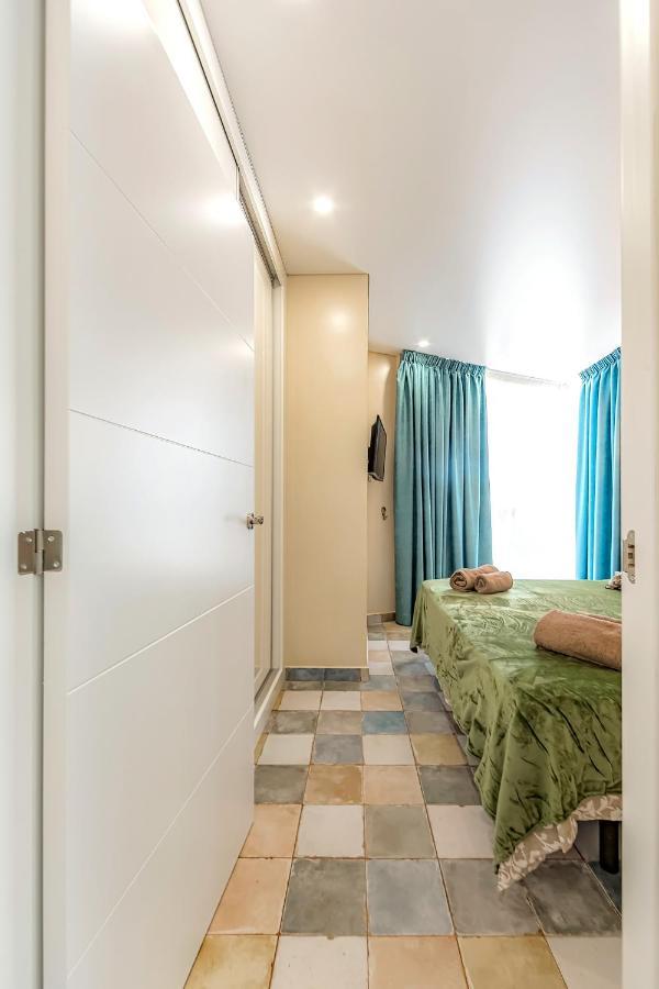 Luxury Two-Bedroom Apartment Four Seasons アデヘ エクステリア 写真